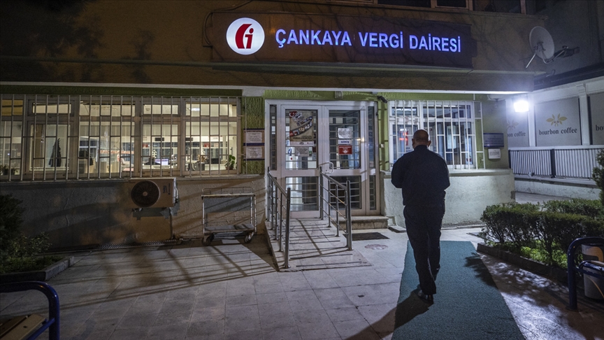 Vergi daireleri bugün saat 21.00’e kadar açık kalacak