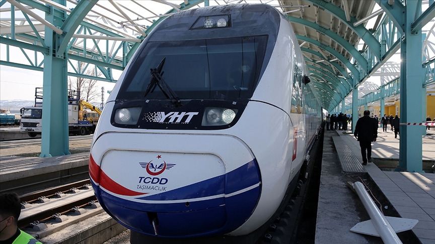 Ankara-Sivas YHT hattının performans testlerini yapan tren yeniden Sivas’a geldi