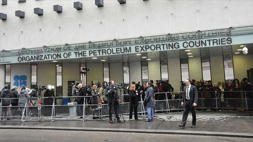 OPEC+ ülkelerinin ‘üretim kesintisini’ görüşeceği 14. Bakanlar Toplantısı başladı