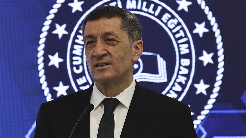 Milli Eğitim Bakanı Selçuk: Hepimiz için en ideali kadın erkek ayrımı olmadan geleceğe yan yana yürüyebilmektir