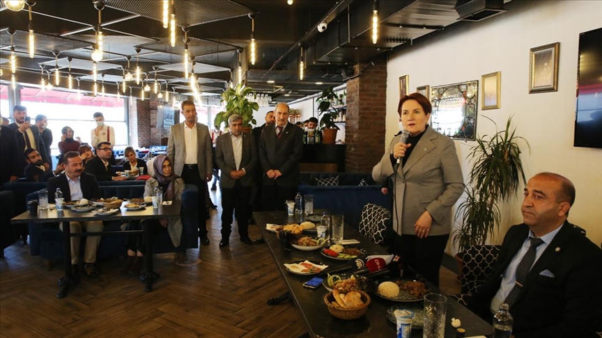 İYİ Parti Genel Başkanı Meral Akşener Mardin’de partililerle buluştu