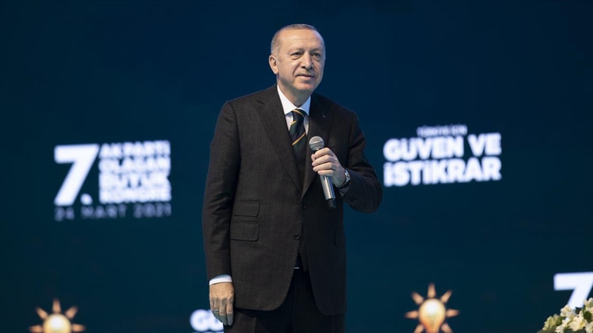 Erdoğan, AK Parti Genel Başkanlığına yeniden aday gösterildi