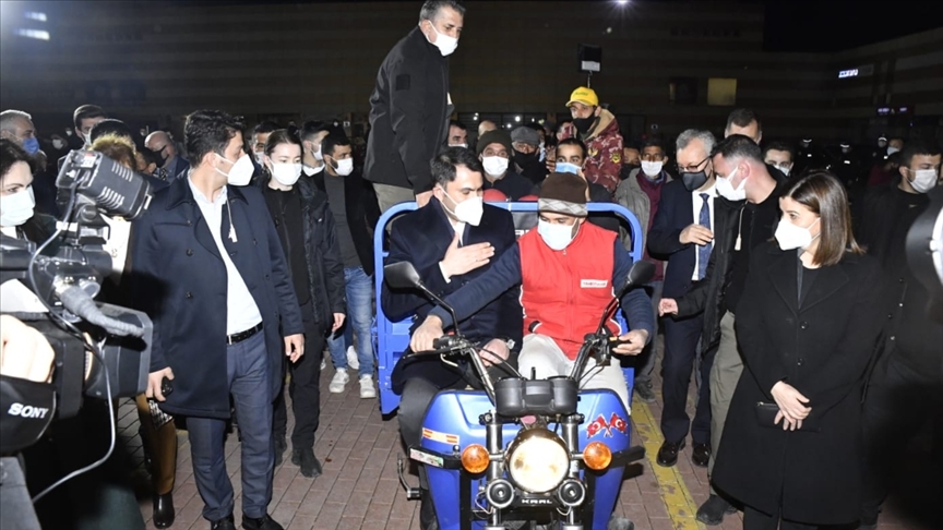 Çevre ve Şehircilik Bakanı Kurum:  Artık şehirde hiçbir şekilde at arabacılığı yapılmayacak