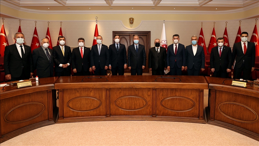 Milli Savunma Bakanı Akar, Avrupa’daki Türk dernek ve STK temsilcileriyle bir araya geldi