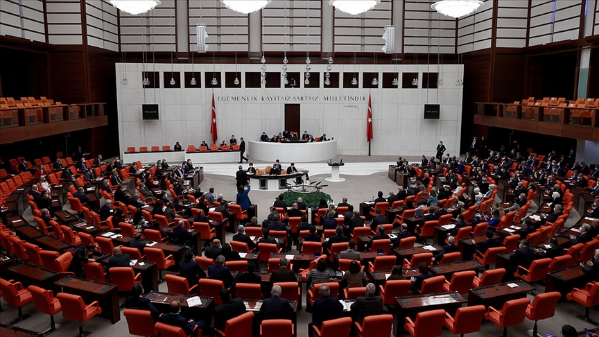 Meclis ekonomiye ilişkin düzenlemeler içeren kanun teklifi için mesai yapacak