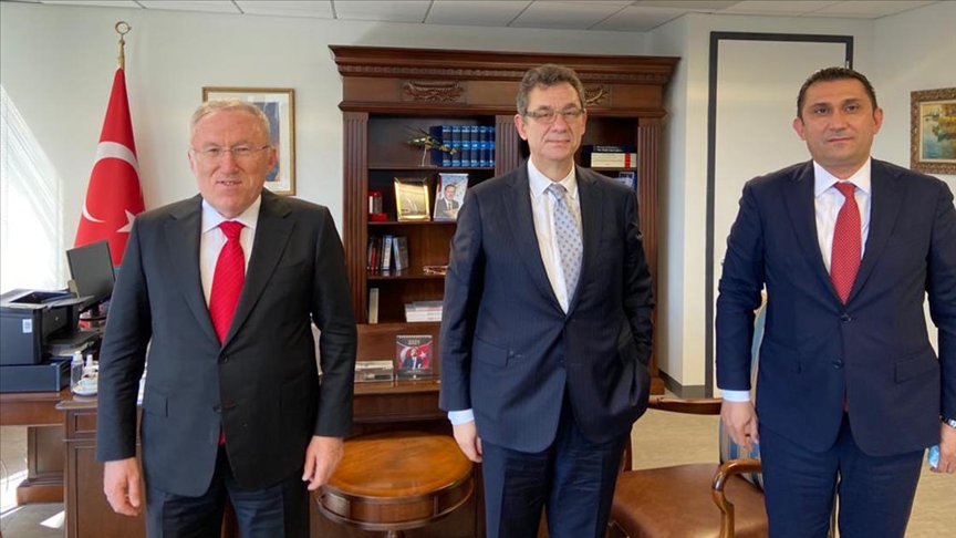 Türkiye’nin Washington Büyükelçisi Mercan, Pfizer’ın CEO’su Bourla ile görüştü