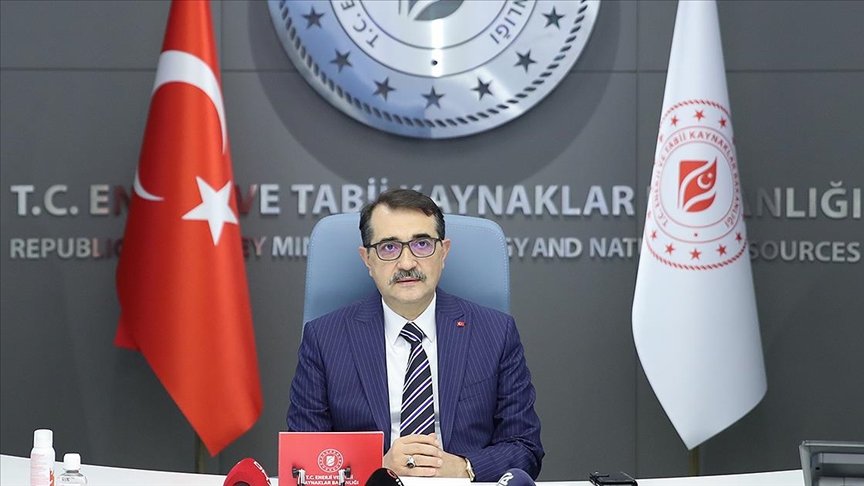 Bakan Dönmez: Güneş enerjisinde ilk mini YEKA yarışmalarımızı gerçekleştireceğiz