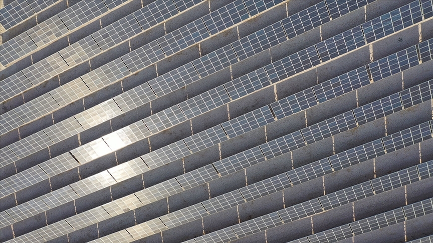 Düşünce kuruluşu Carbon Tracker’a göre güneş ve rüzgar, dünya enerji talebinin 100 katını karşılayabilir