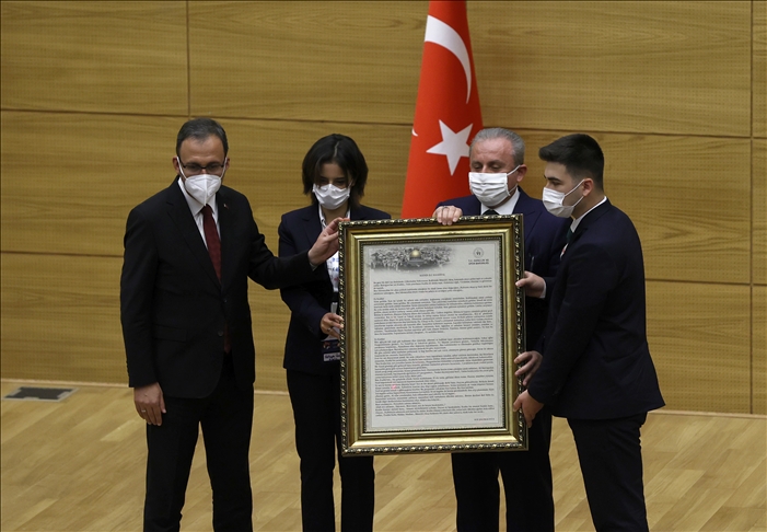 TBMM Başkanı Şentop, Bakan Kasapoğlu ile 81 ilden ve KKTC’den gelen gençleri ve sporcuları kabul etti