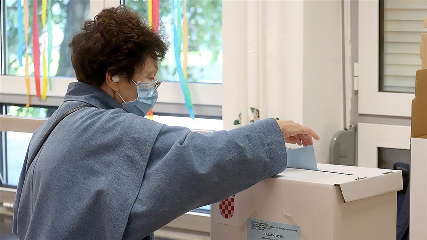 Hırvatistan’da halk yerel seçimlerde ikinci tur için sandık başında