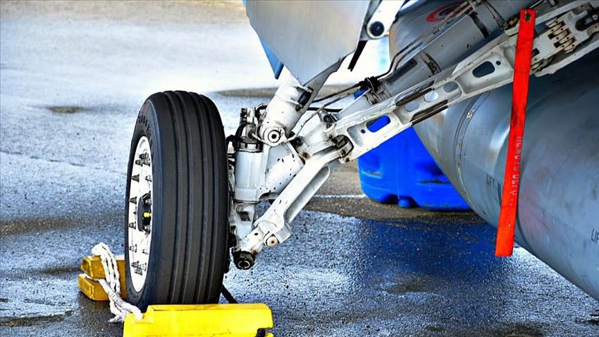 Mısır, Fransa’dan 30 Rafael savaş uçağı almak için anlaşma imzaladı