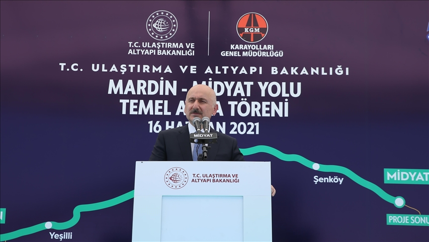 Bakan Karaismailoğlu: Mardin-Midyat Yolu’nu tamamen bölünmüş yol haline getirmek için çalışmalara başlıyoruz