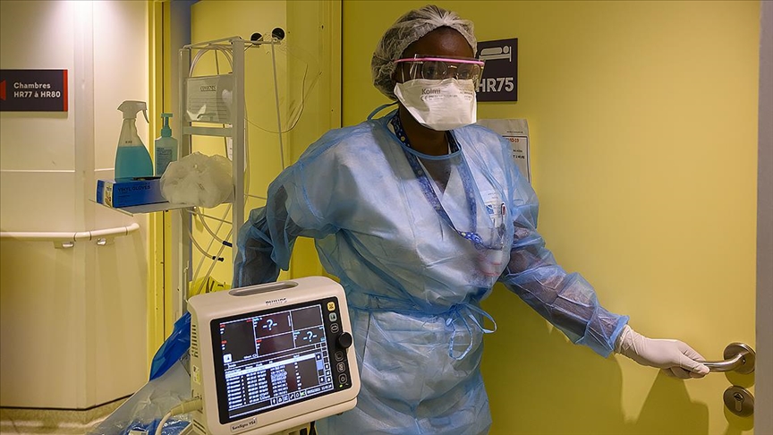 Fransa’da son 24 saatte 5 bin 557 Kovid-19 vakası görüldü