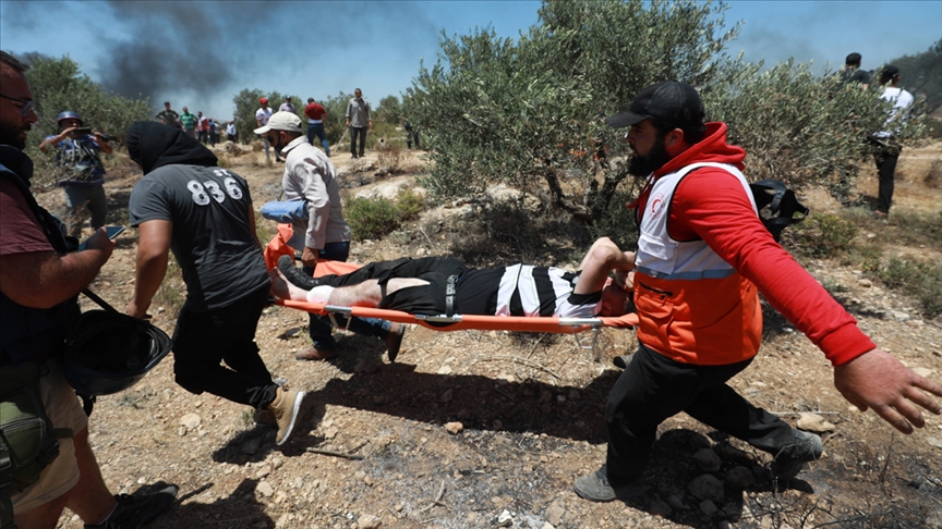 İsrail askerleri Batı Şeria’da 20 Filistinli göstericiyi yaraladı