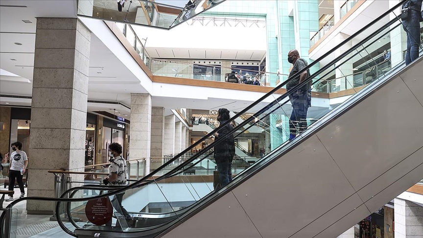 Pazar günleri AVM’lere 5,5 milyon ziyaretçi bekleniyor