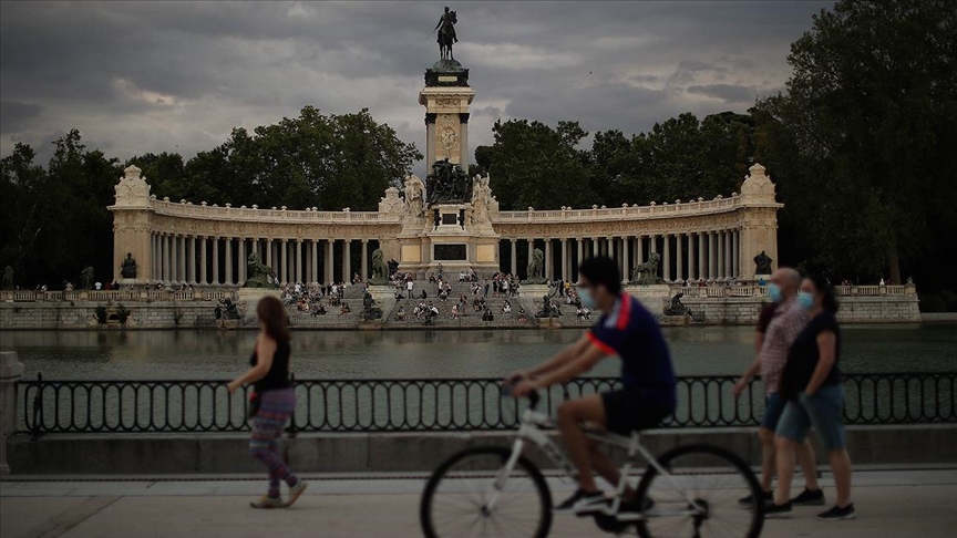 İspanya’da Kovid-19 salgınında yeni vaka sayılarındaki düşüş sürdü