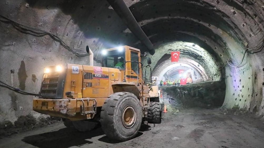 Ordu Çevre Yolu Projesi’ndeki Terzili Tüneli’nde ışık görüldü