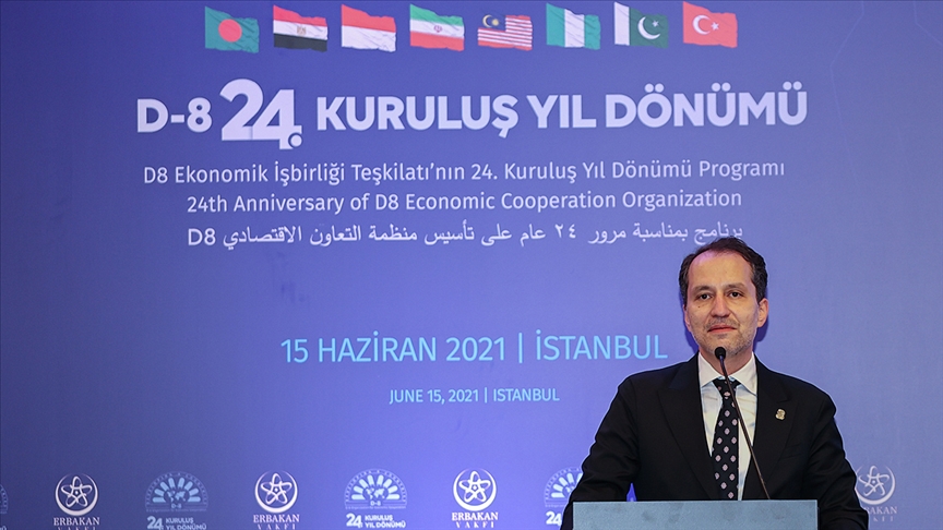 İstanbul’da ‘D-8 ile Yeni Bir Dünya’ temalı uluslararası zirve düzenlendi