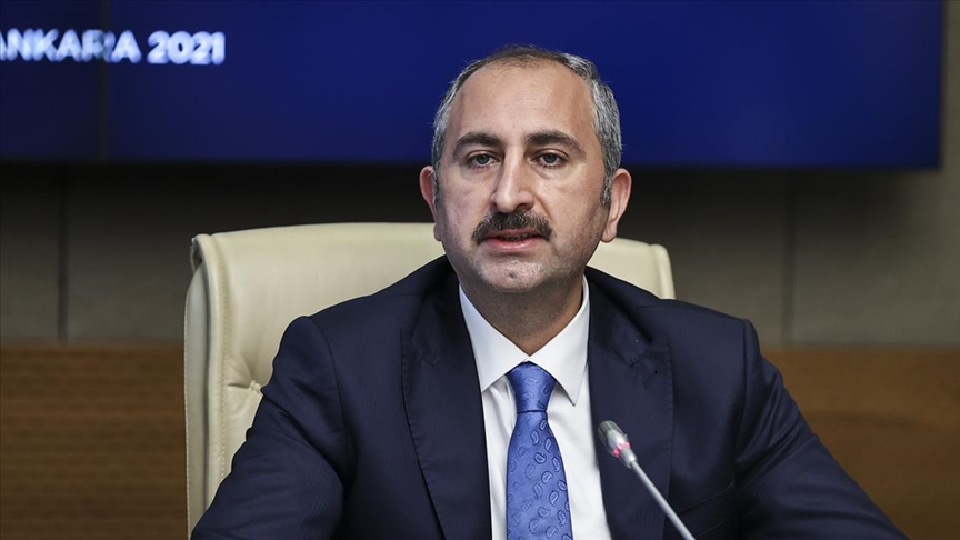 Adalet Bakanı Gül: Bir kadına yöneltilen şiddet, esasen toplumun bütününe yöneltilmiş bir şiddettir