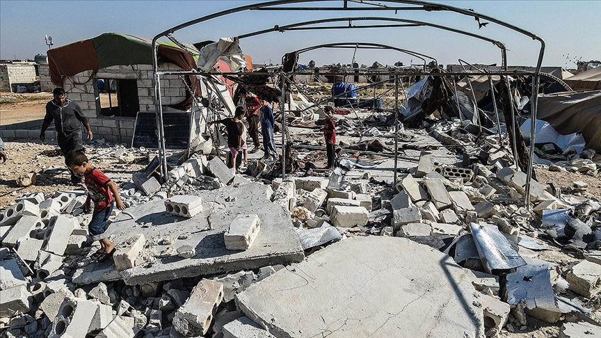 Esed rejiminden Ebrar kampında mescit ve okula saldırı