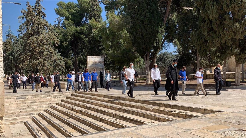 Fanatik Yahudilerden Mescid-i Aksa’ya baskın