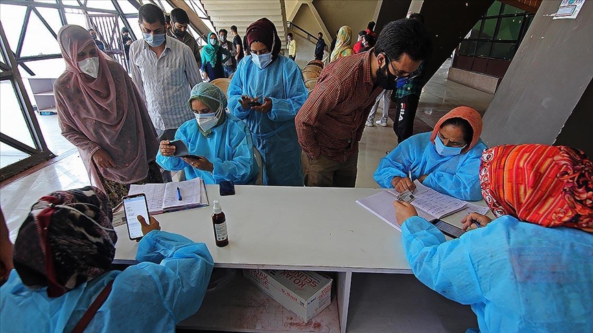 Hindistan’da Kovid-19 salgınında günlük vaka sayısı 1 Nisan’dan bu yana en düşük seviyesinde