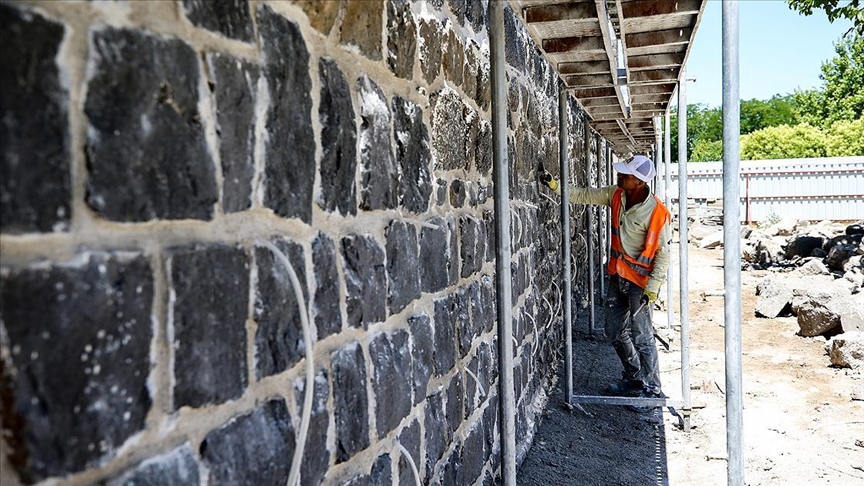 Tarihi Diyarbakır Surları, restorasyonda kullanılan bazalt çubuklarıyla daha da sağlam olacak