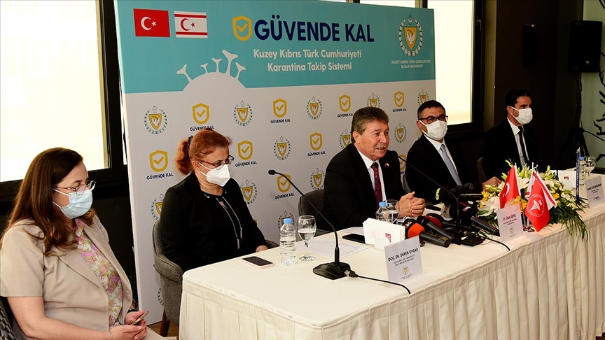 KKTC’de karantina takip sistemi ‘Güvende Kal’ uygulamasıyla yaklaşık 12 bin kişiye bileklik takıldı