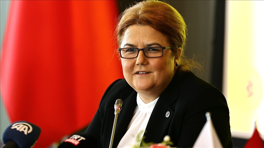 Aile ve Sosyal Hizmetler Bakanı Yanık, Babalar Günü’nü kutladı