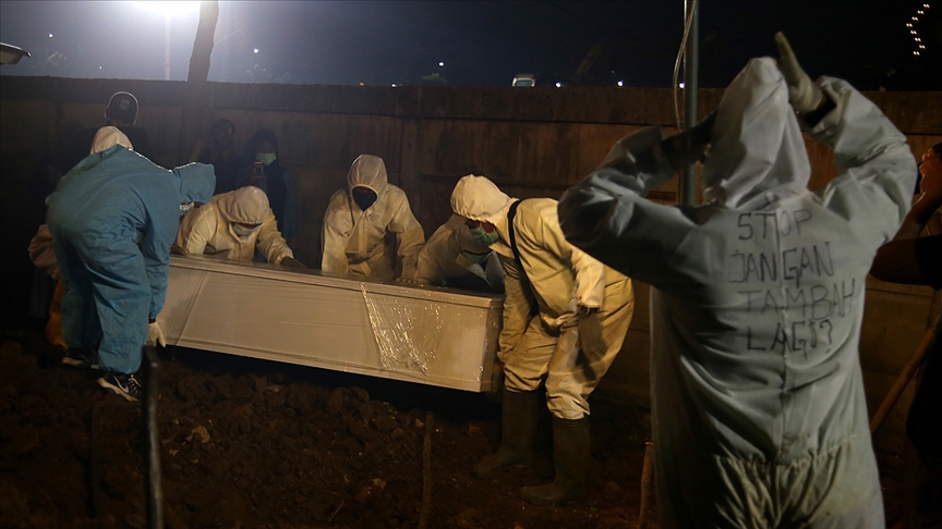 Kovid-19’la mücadele eden Endonezya sıvı oksijen krizi yaşıyor