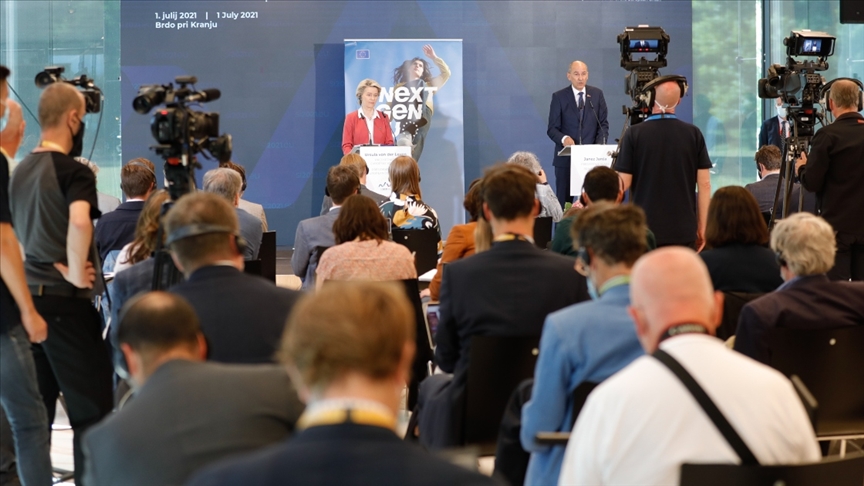 AB Komisyonu Başkanı Von der Leyen, AB dönem başkanlığını devralan Slovenya’yı ziyaret etti