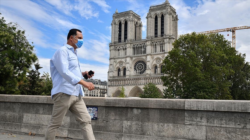 Fransa’da Kovid-19 vakaları artmaya başladı