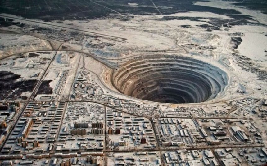地球上にぽっかり開いた10の穴とその理由 | カラパイア