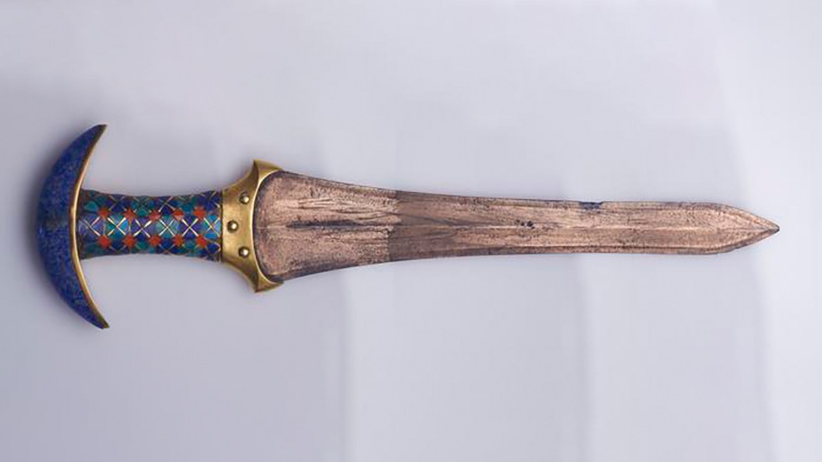 4000年前の古代エジプトの王女たちは弓と短剣を使いこなす武術の達人