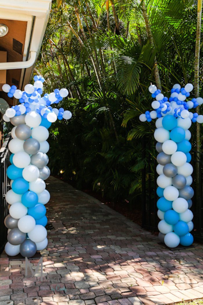 Decorate your wedding tables like you always dreamed! Kara's Party Ideas Disney's Frozen inspired birthday party