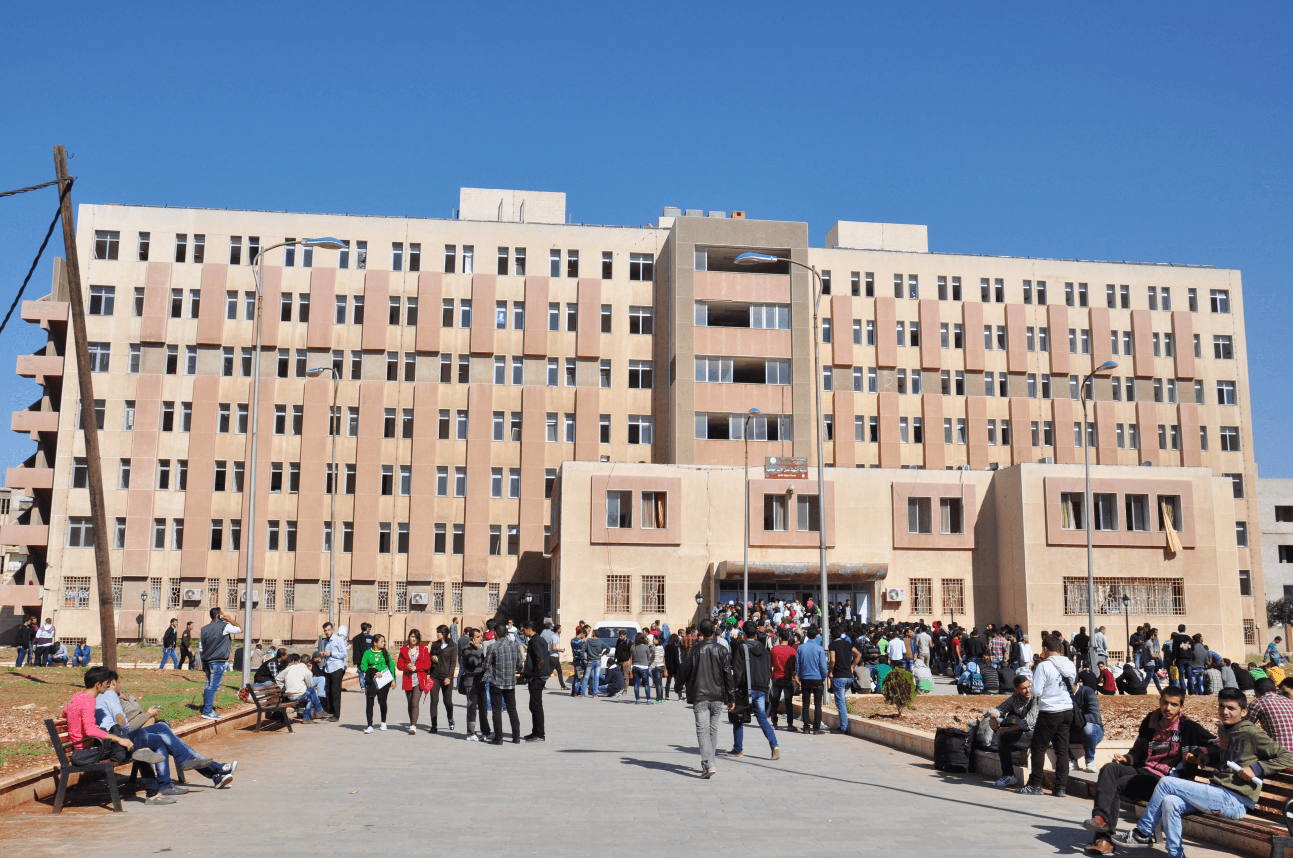 حقيقة اقتحام الأمن للسكن الجامعي في حمص واعتقال طلاب