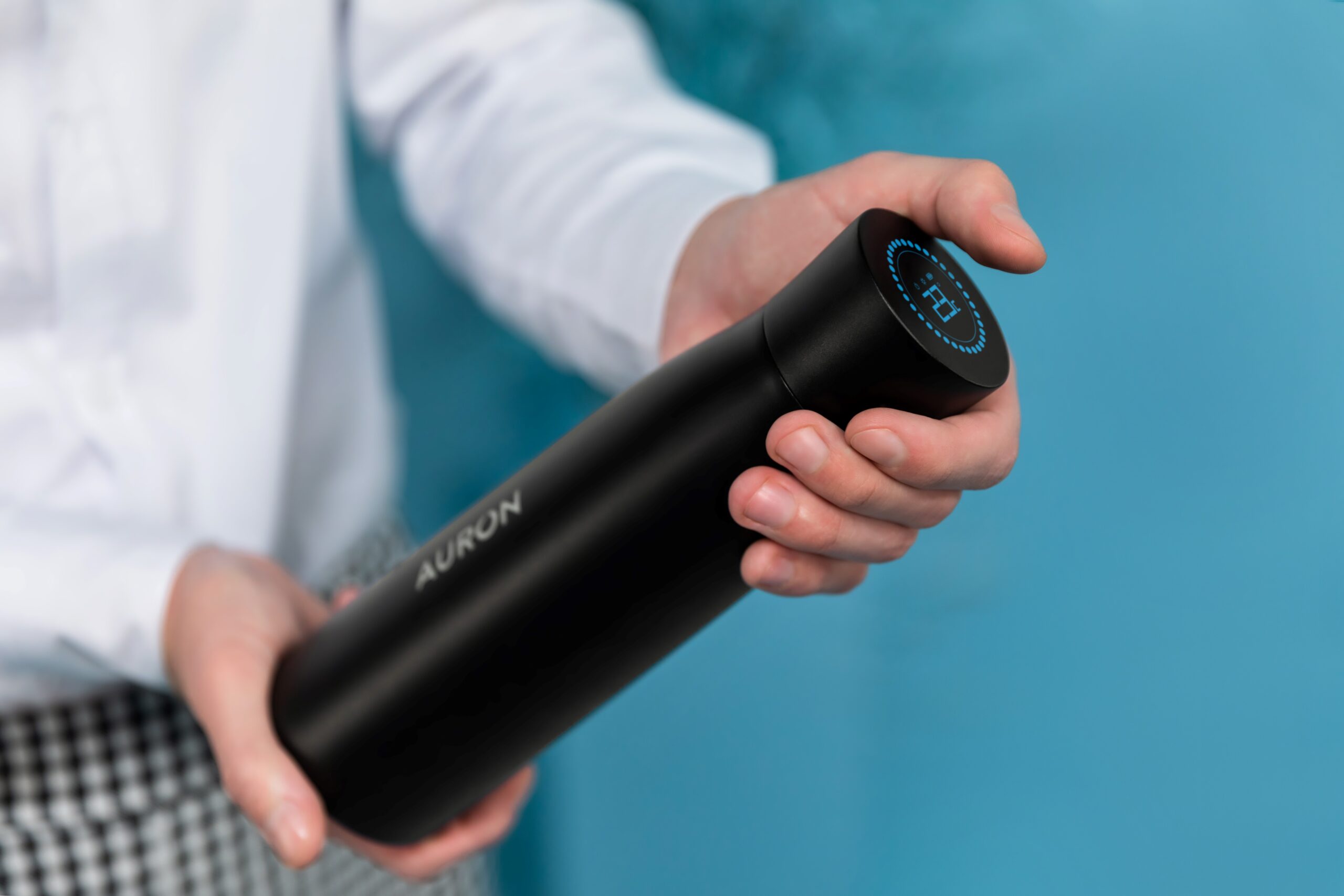 Enjoy Pure Water Anywhere with Auron, the Self-Purifying Water Bottle