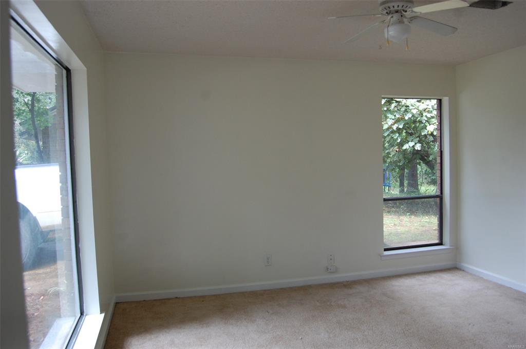 302 Gardenia Rd