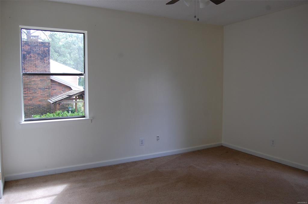 302 Gardenia Rd