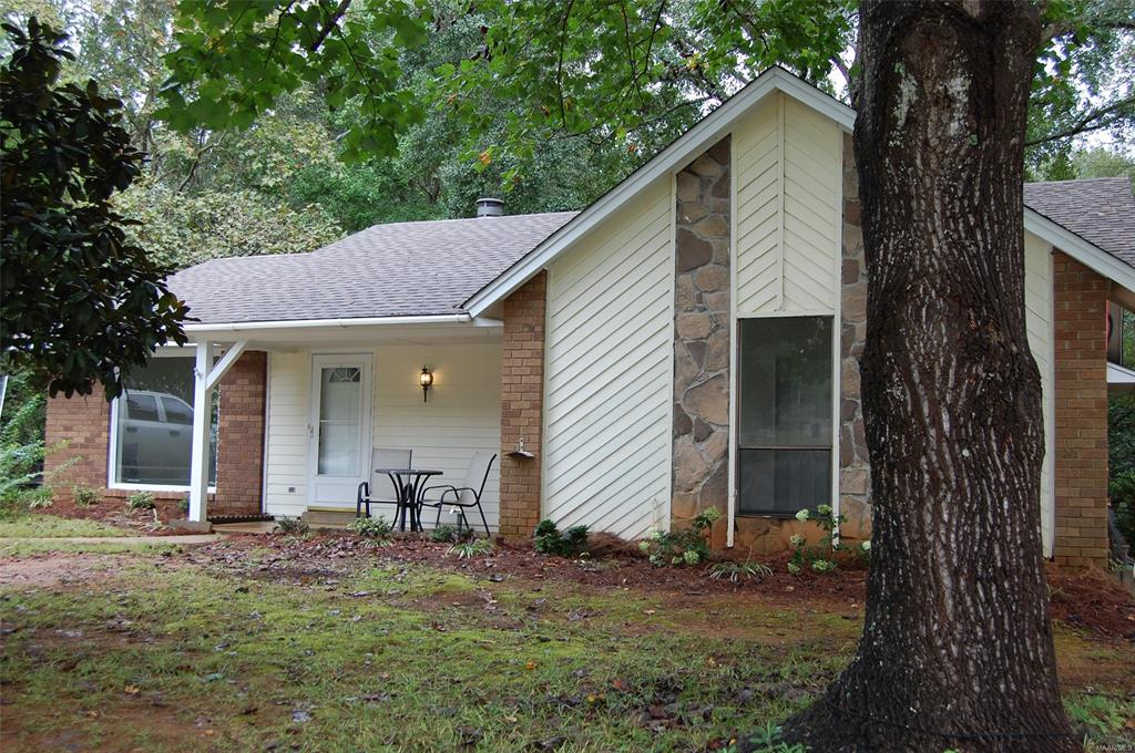302 Gardenia Rd