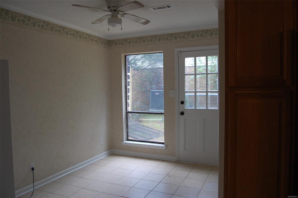 302 Gardenia Rd