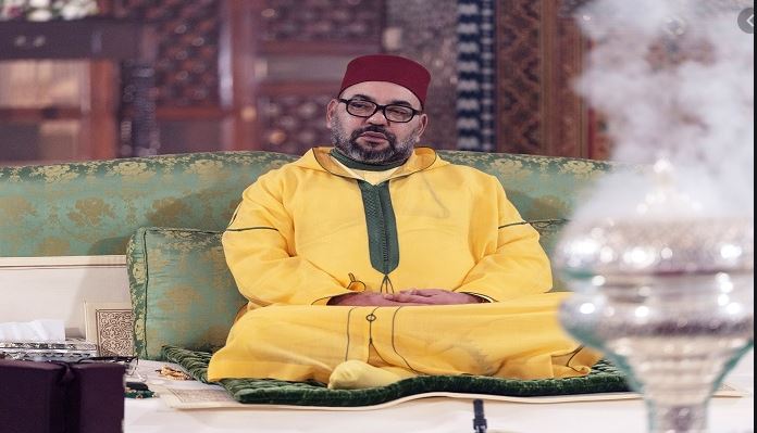محمد السادس ينهي مقامه بمدينة فاس و يعود إلى الرباط بمناسبة ذكرى وفاة المرحوم محمد الخامس