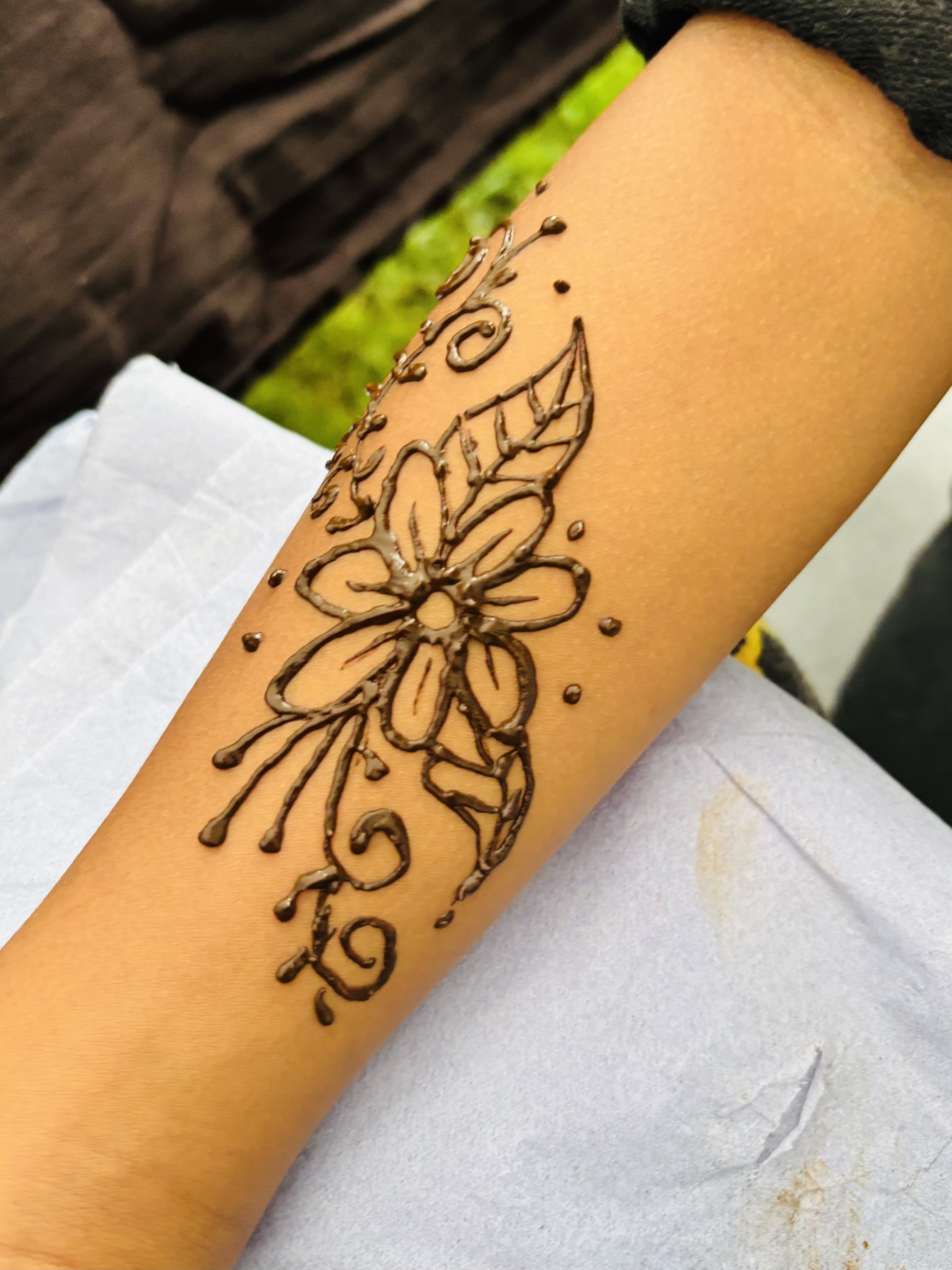 Floral henna design