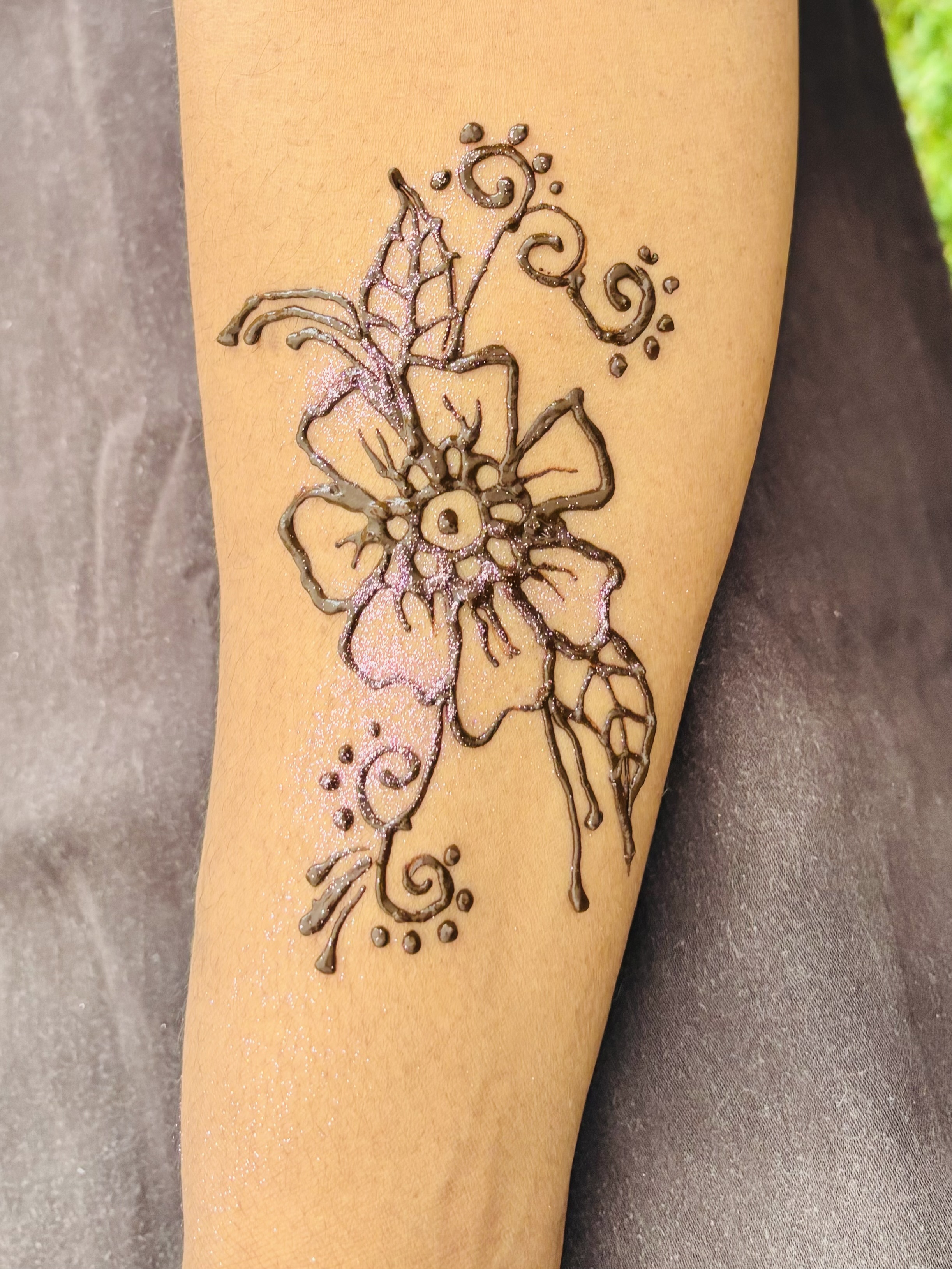 Floral henna