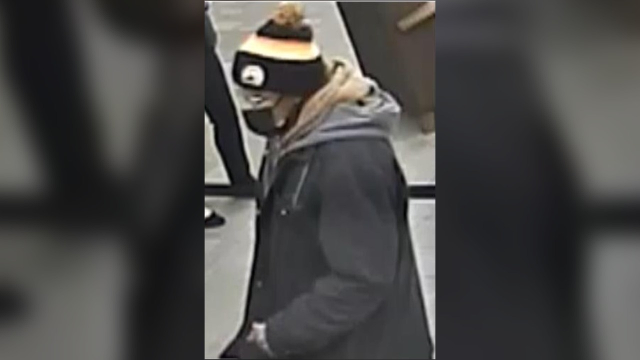 Police looking for man who allegedly robbed bank in Thornton