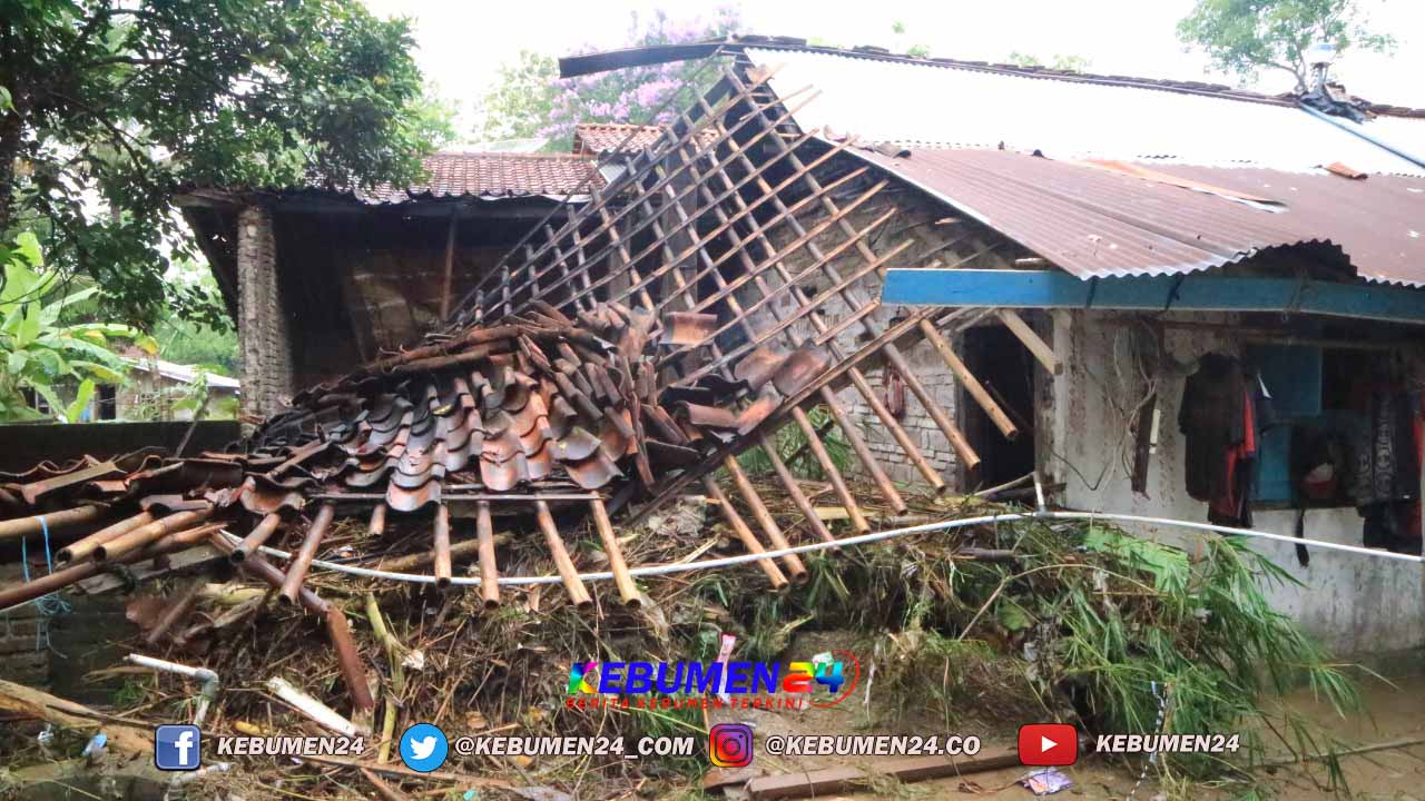 Berikut tips yang bisa anda coba. Diterjang Banjir, Dua Rumah Warga Karanganyar Rusak Parah