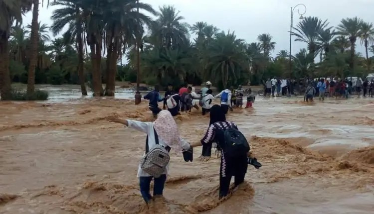الاضطرابات الجوية تؤدي إلى تعليق الدراسة بعدد من المديريات الإقليمية