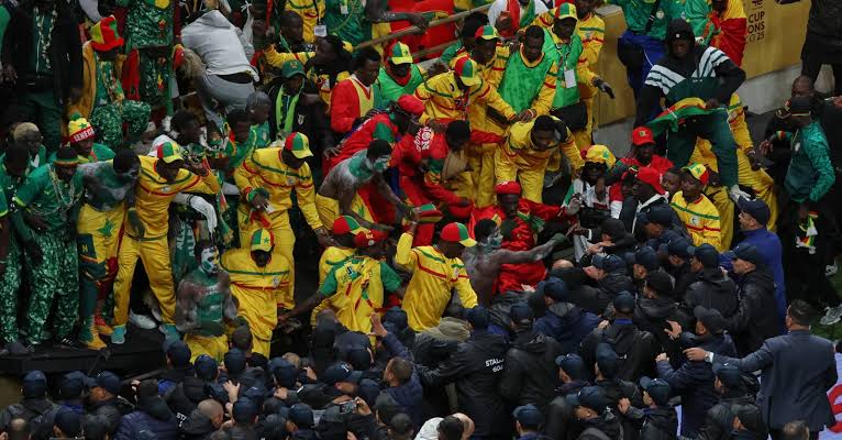 الجامعة الملكية المغربية لكرة القدم تستأنف قرارات لجنة الانضباط التابعة للكاف