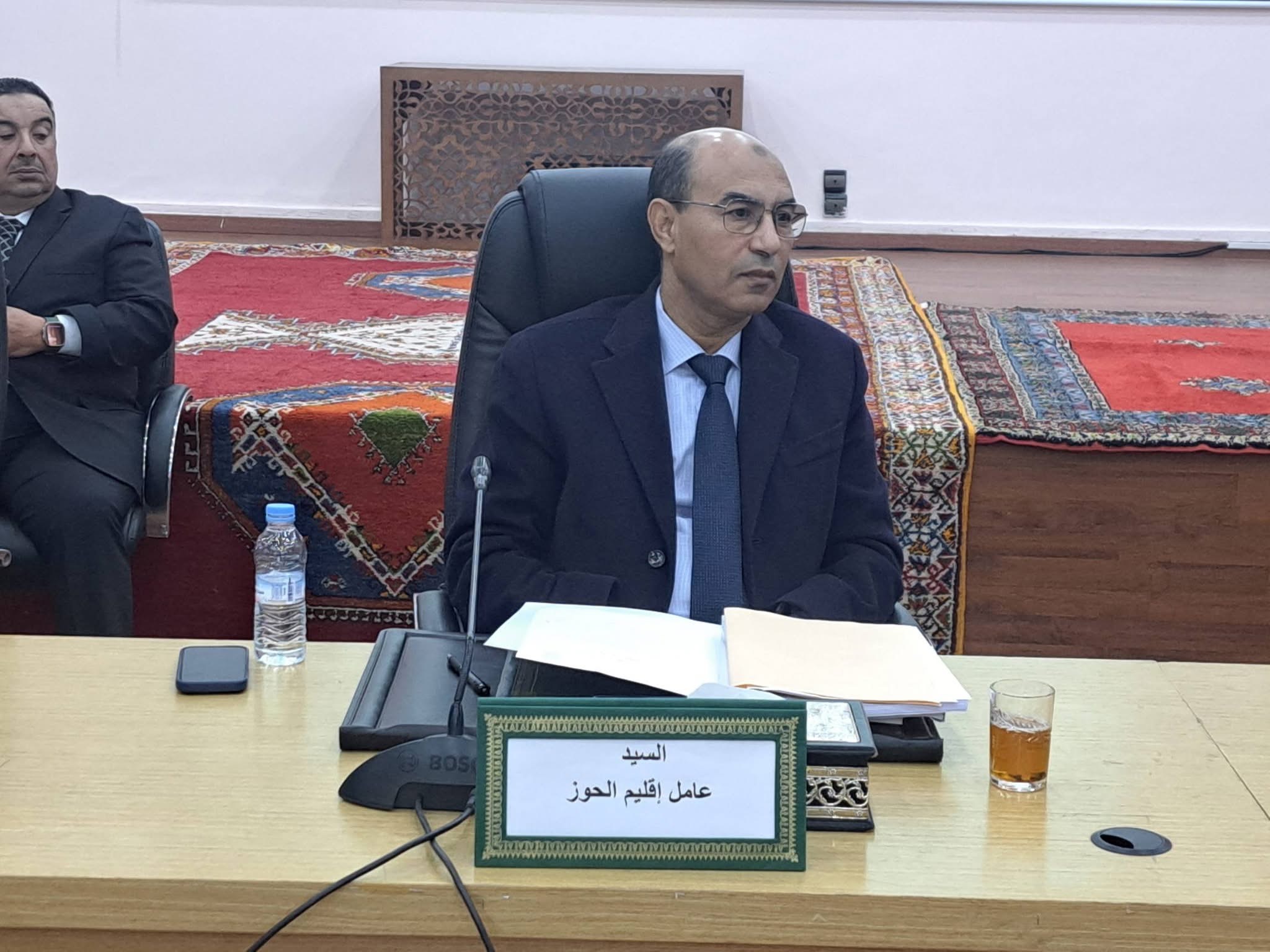 عامل إقليم الحوز يفاجئ أوكايمدن بزيارة تفقدية للوقوف على واقع الخدمات والتعليم