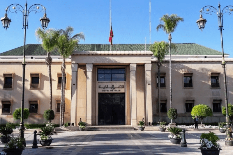 جماعة مراكش توضح أسباب تراكم النفايات وتؤكد اتخاذ إجراءات صارمة في حق الشركة المفوض لها